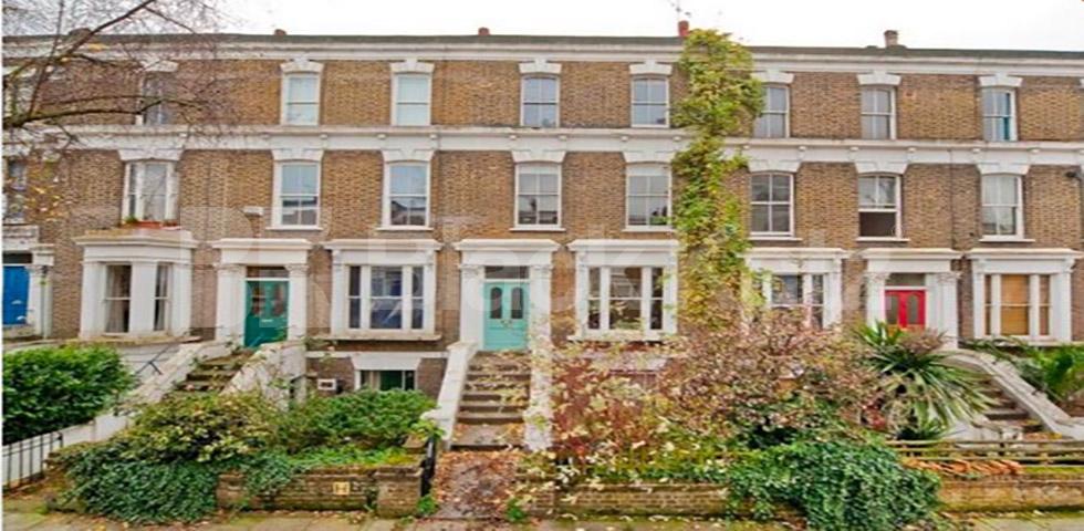 			LARGE 3 / 4 BED ON A TREE LINED STREET!, 4 Bedroom, 1 bath, 1 reception Flat			 Gaisford Street, KENTISH TOWN